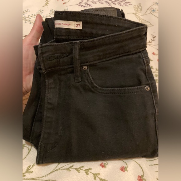 Levi’s 721 High Rise Skinny Black jeans • Size 27/4 R • NWOT • new, never worn - Picture 2 of 5